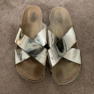 Mossimo gold sandals 9